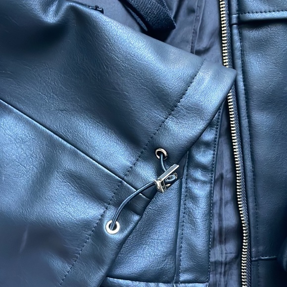 Leather Jacket 🧥 - Picture 5 of 5